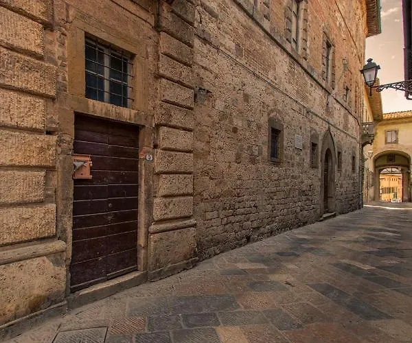 Palazzo Luci * コッレ・ヴァル・デルザ